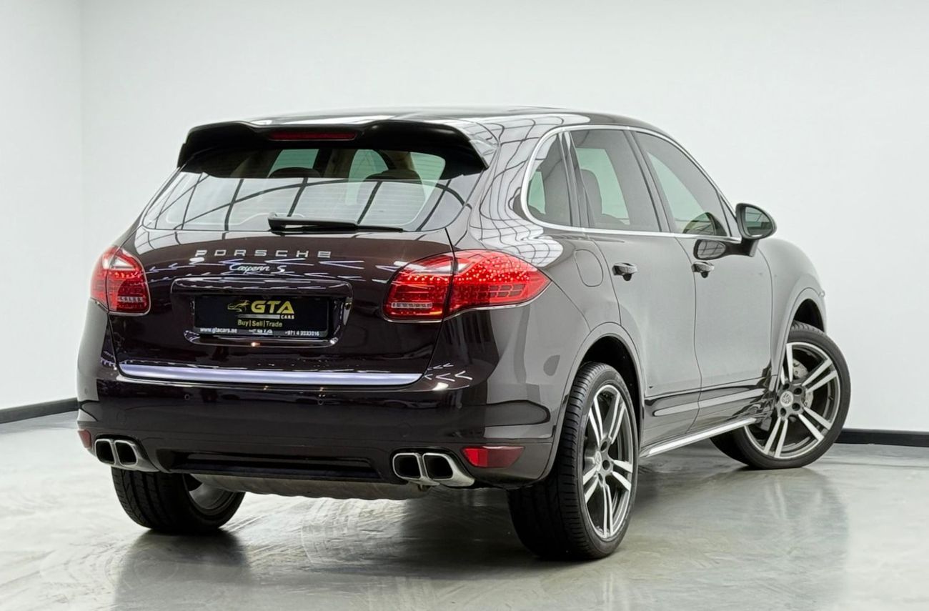 Porsche Cayenne S 4.8L 2014 Porsche Cayenne S V8, Porsche Service History, Sport Chrono Package, GCC