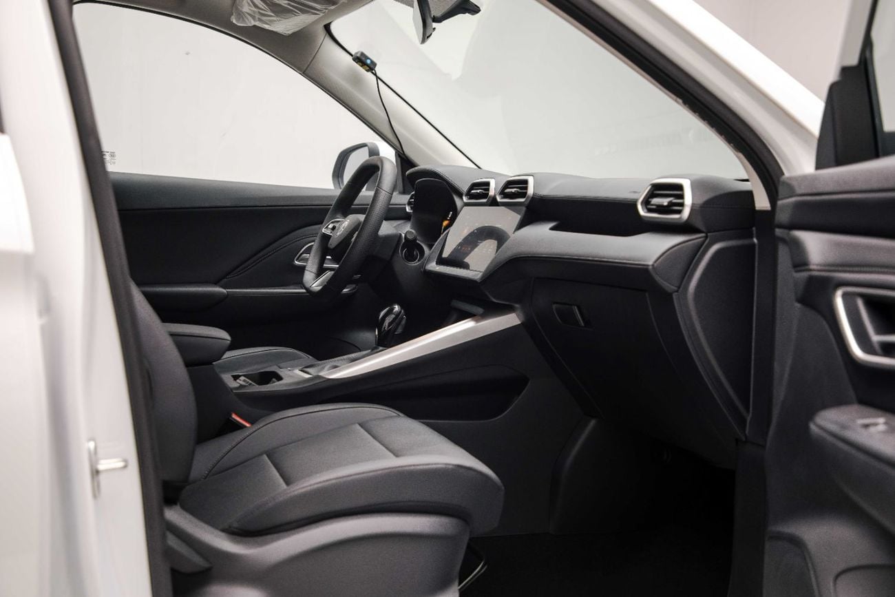 MG ZS COM 1.5L - White Inside Black | Export Only
