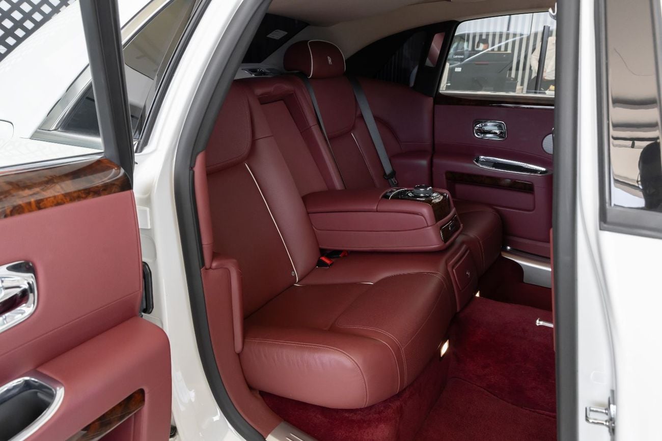Rolls Royce Ghost Std 6.6L Rolls-Royce | Ghost | Standard | GCC Specs | 2016
