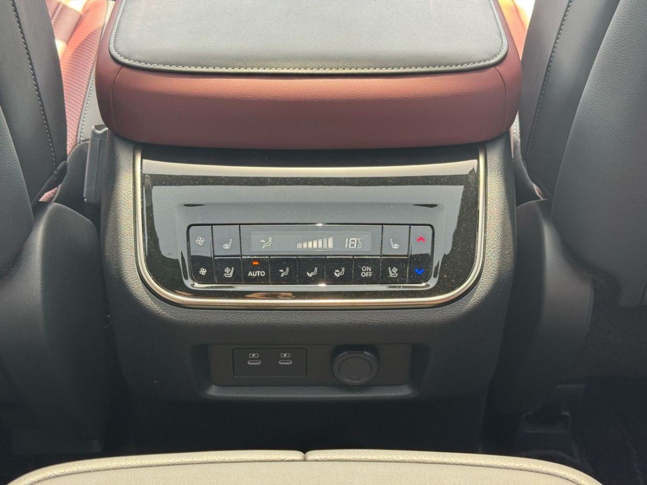 Infiniti QX80 2025 Infinity Autograph Captain Chairs 3.5L