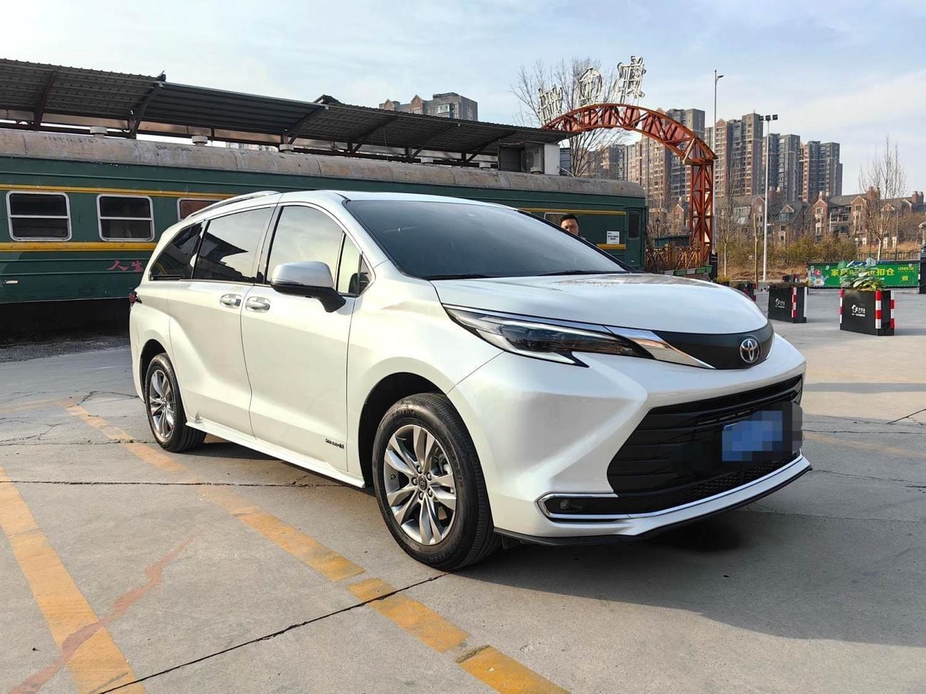 تويوتا سيينا XLE (NON GCC) Toyota Sienna 2.5