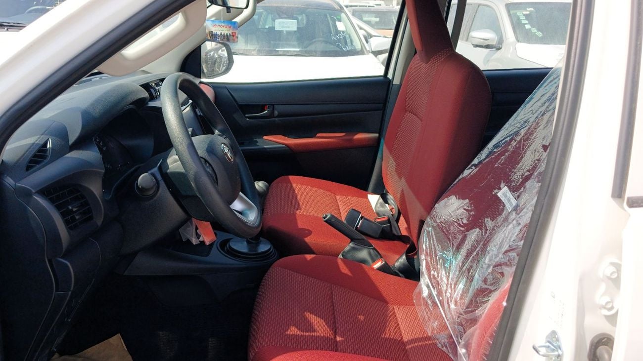 تويوتا هيلوكس 2.4L Diesel Manual DC Pickup 2026YM