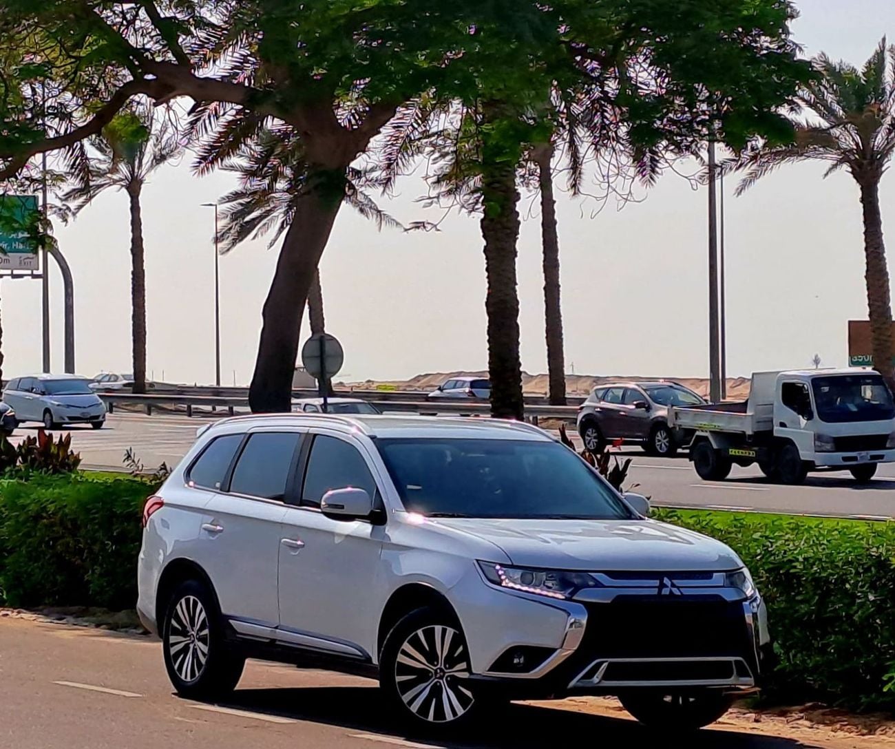 Mitsubishi Outlander GLX 2.4L 716-Monthly l GCC l 4WD , Cruise, Camera l Accident Free | Excellent Condition