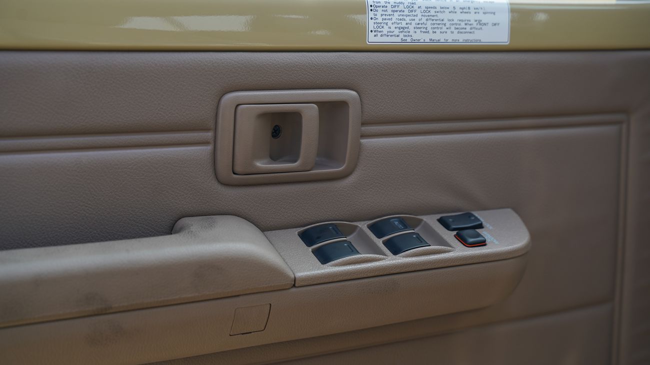 تويوتا لاند كروزر بيك آب