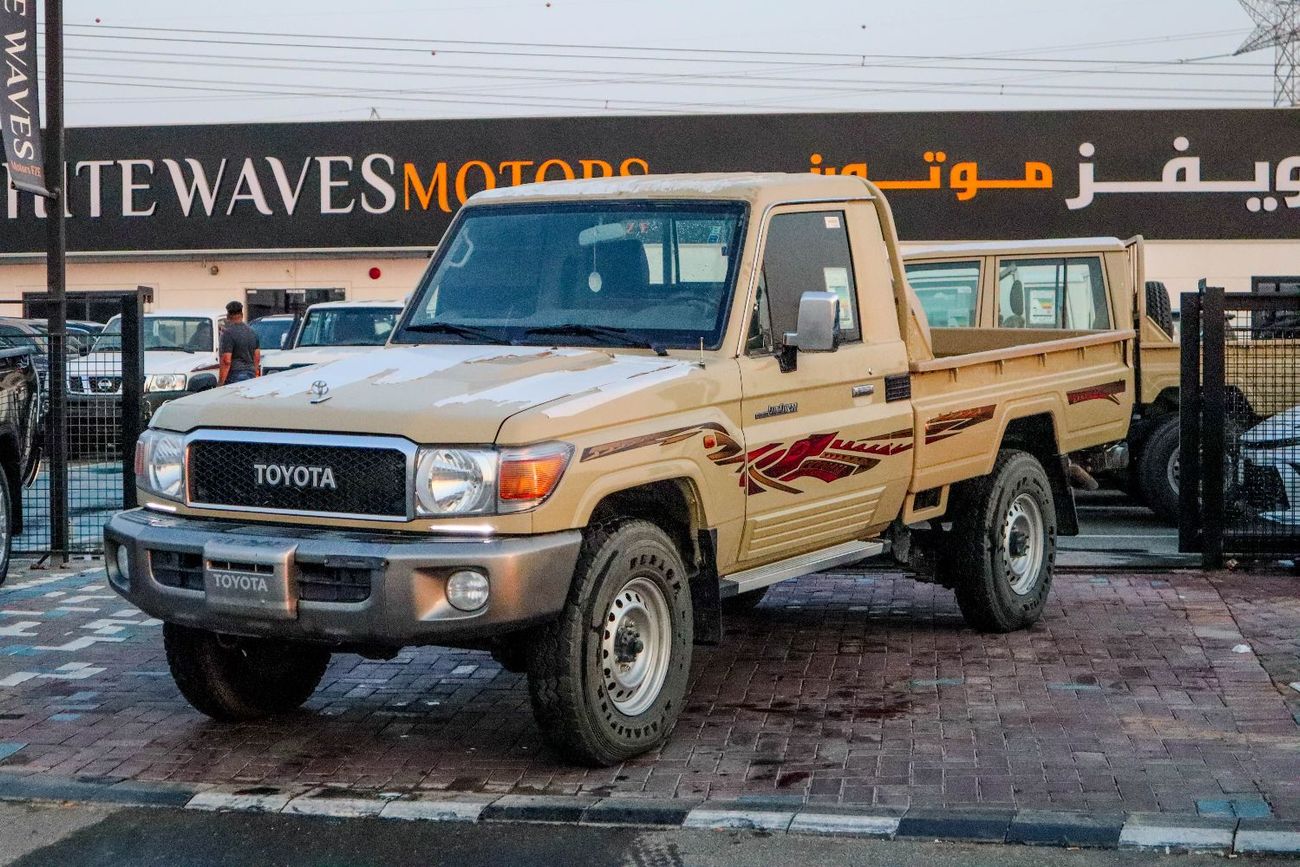 تويوتا لاند كروزر بيك آب Std 4.0L Single Cab Utility 4WD