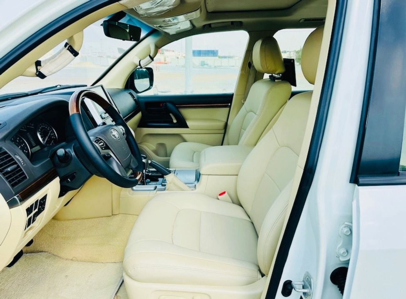 تويوتا لاند كروزر GXR Toyota Land Cruiser 2017 model v6 full option