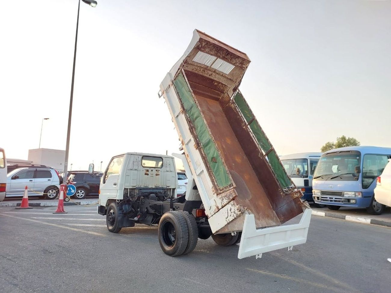 Toyota Dyna TOYOTA DYNA TRUCK RHD 1997 MODEL 4.1 L DIESEL MANUAL(PM03369)