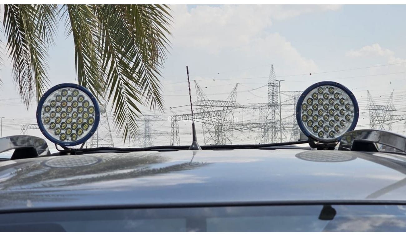 Nissan Navara SPORTS BAR WITH PROJECTED LIGHTS | RIGHT-HAND-DRIVE | TRAILER HITCH