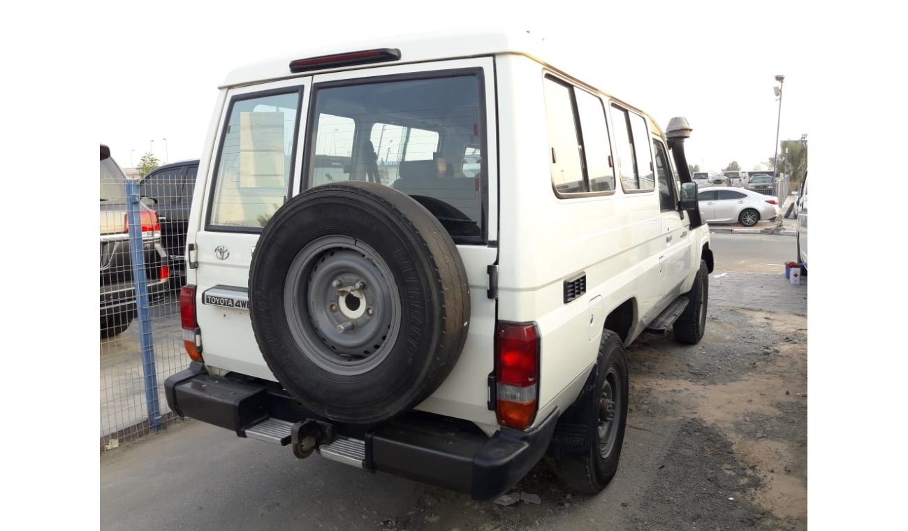 Toyota Land Cruiser Hard top