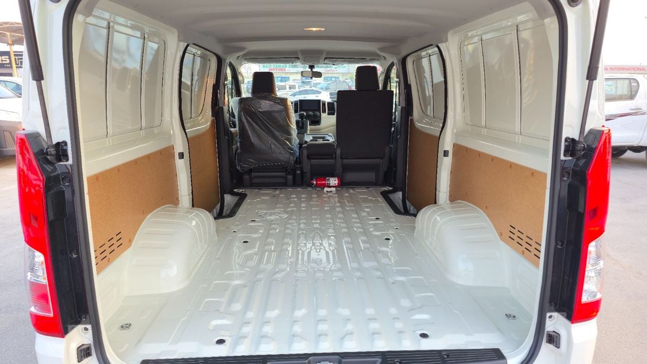 Toyota Hiace TOYOTA HIACE CARGO 3.5L AT MODEL YEAR 2026 COLOR WHITE