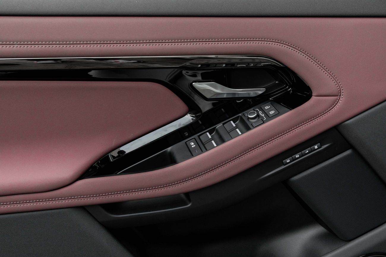 لاند روفر رانج روفر إيفوك Range Rover Evoque SE P250 R Dynamic | 3,721 P.M | 0% Downpayment | Pristine Condition!