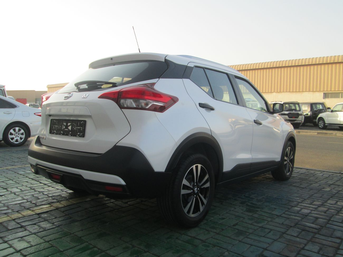 نيسان كيكس Nissan Kicks 1.6 Brand New Condition Excellent Drive GCC