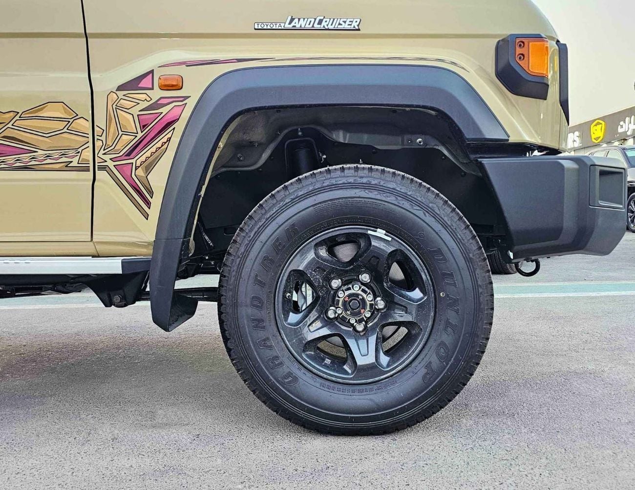 Toyota Land Cruiser Pick Up LC79/SINGLE CABIN / 2.8L DIESEL M/T / CHROME MIRRORS & BUMPERS/ REAR CAMERA (CODE#LCPSDCR)