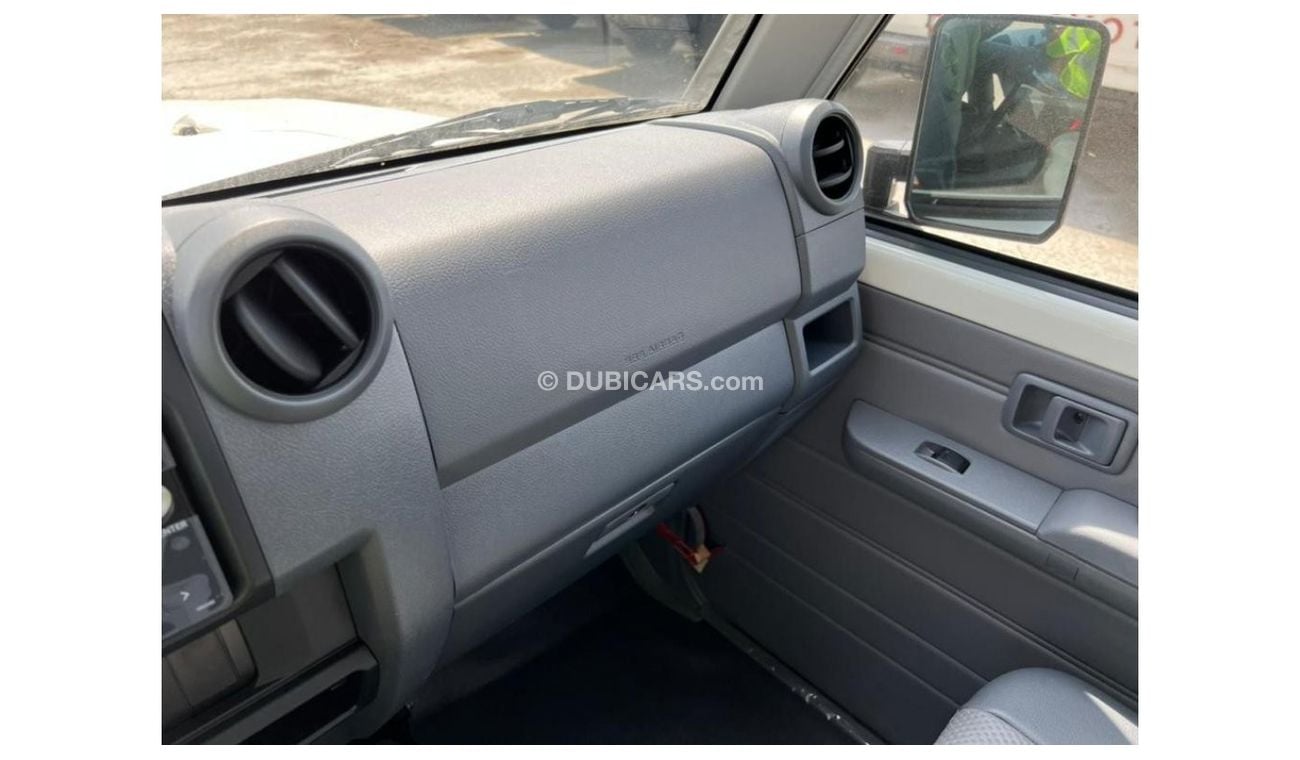 Toyota Land Cruiser 70 TOYOTA LC HTOP HZJ76 4.2 V6