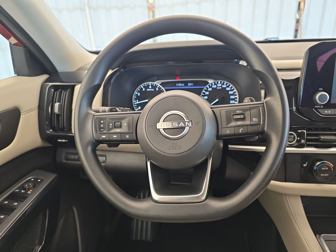 Nissan Pathfinder S 2.0