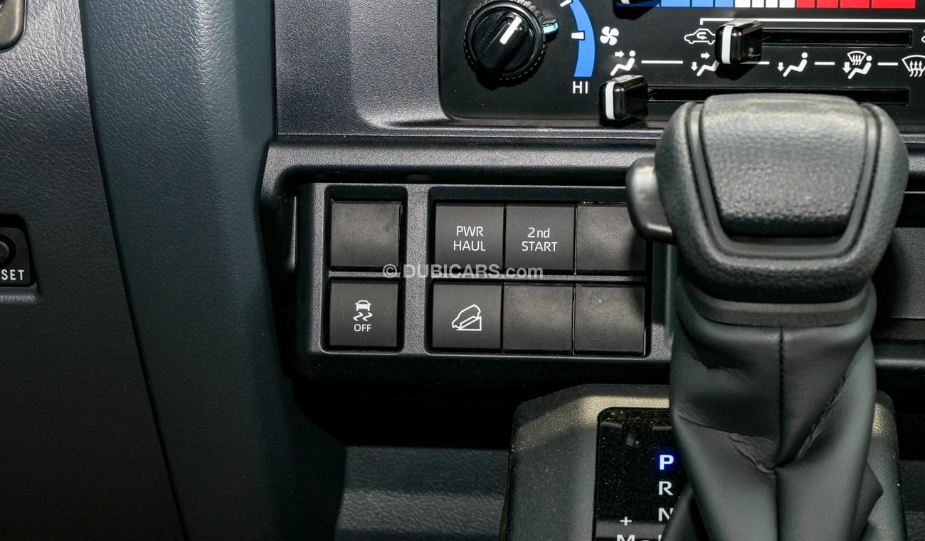 Toyota Land Cruiser Pick Up Pick UpLC 79 DC 4.0L YM 2024