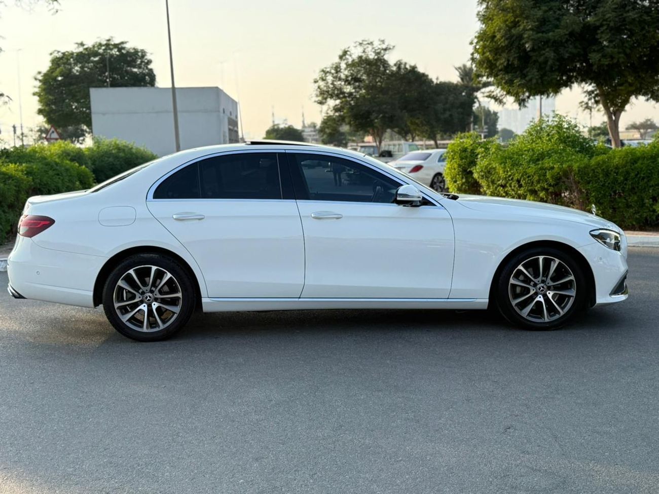 مرسيدس بنز E200 EL1 2.0L