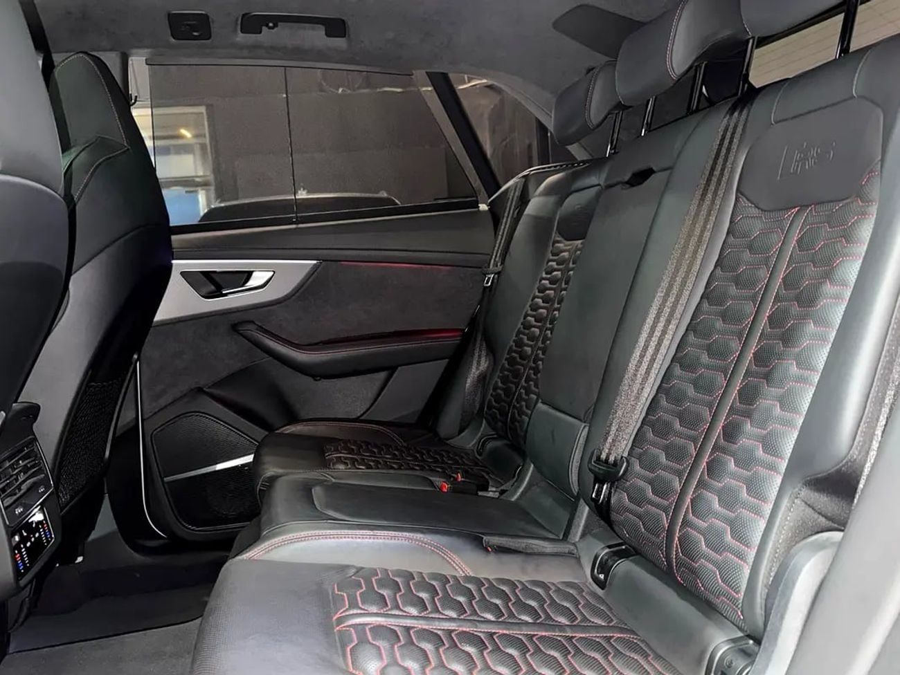 أودي RSQ8 TFSI quattro 4.0L