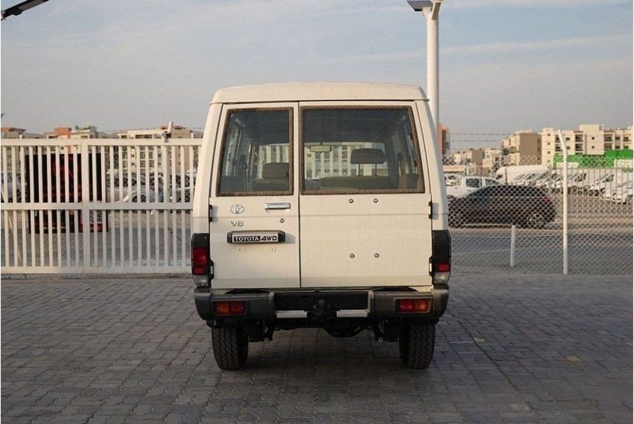 تويوتا لاند كروزر 70 Toyota Land Cruiser Hard Top LC78 4.5L 3DOOR V8 Diesel 2024