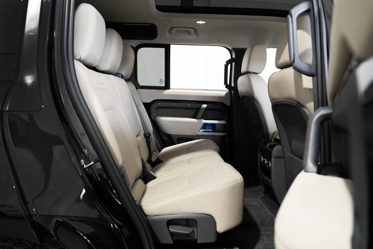 Land Rover Defender 110 SE P300 2.0L