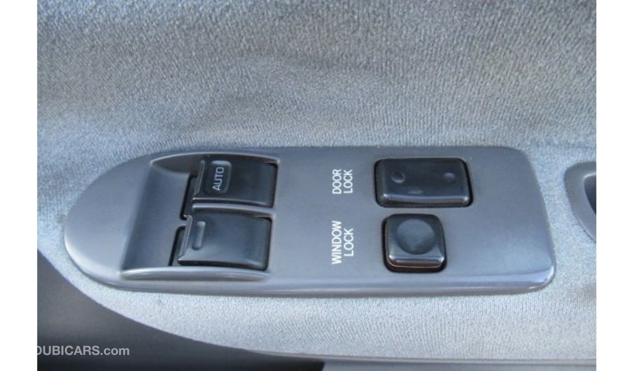 تويوتا هاياس Toyota Hiace Van Right Hand Drive (stock PM 820)