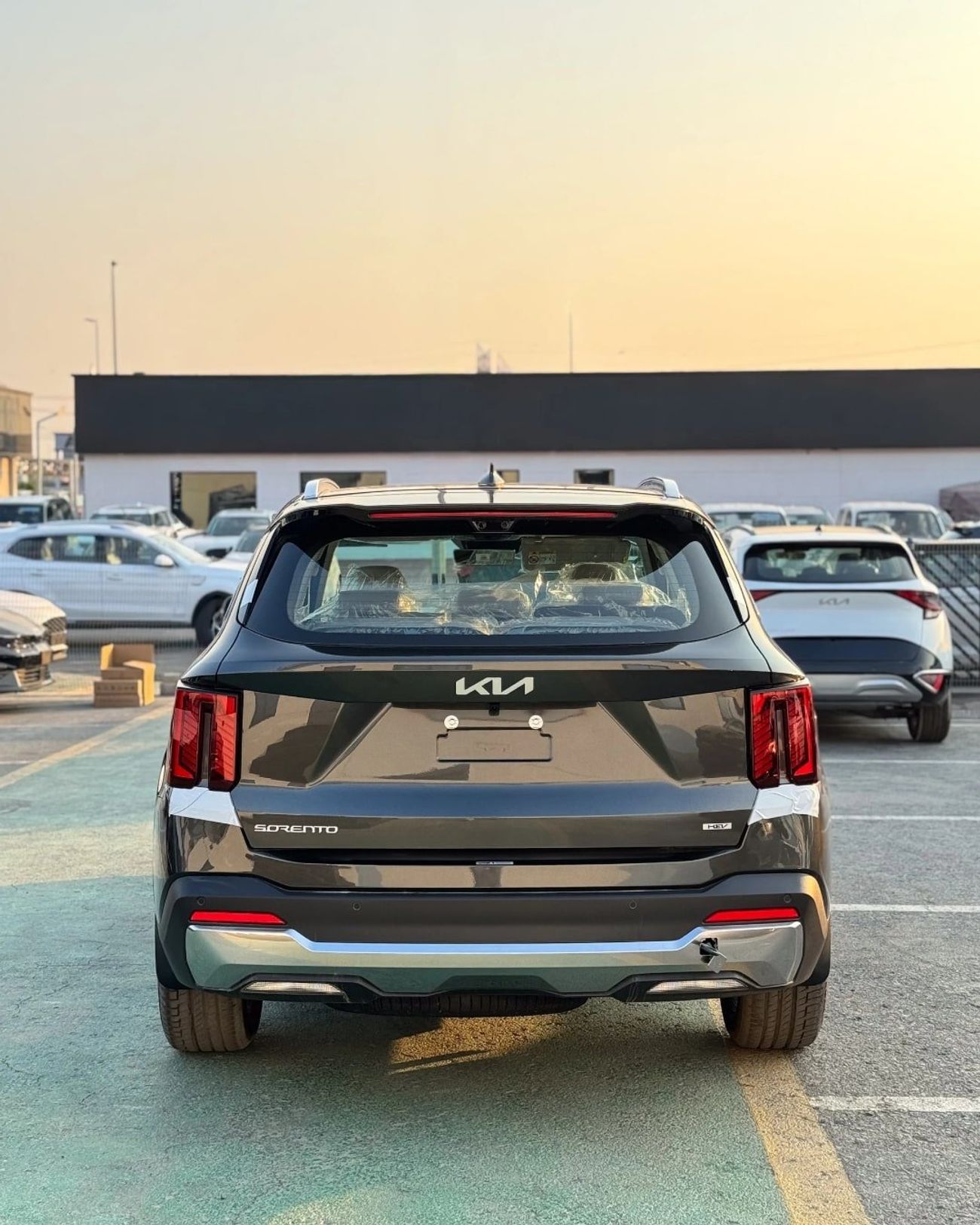 Kia Sorento KIA SORENTO 1.6L (HYBRID)  GRAY- 2025 MODEL -MID OPTION