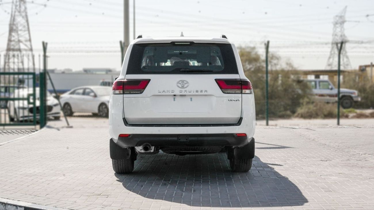 تويوتا لاند كروزر 2026 Toyota Land Cruiser GXR 4.0L AT Petrol (White-Black)