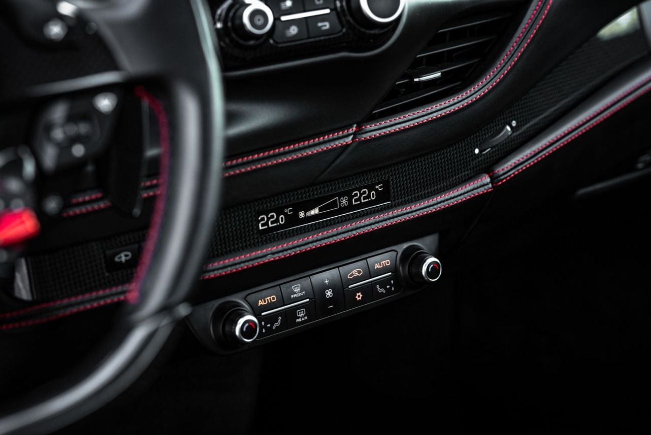 فيراري ف ٨ سبيدر Service History