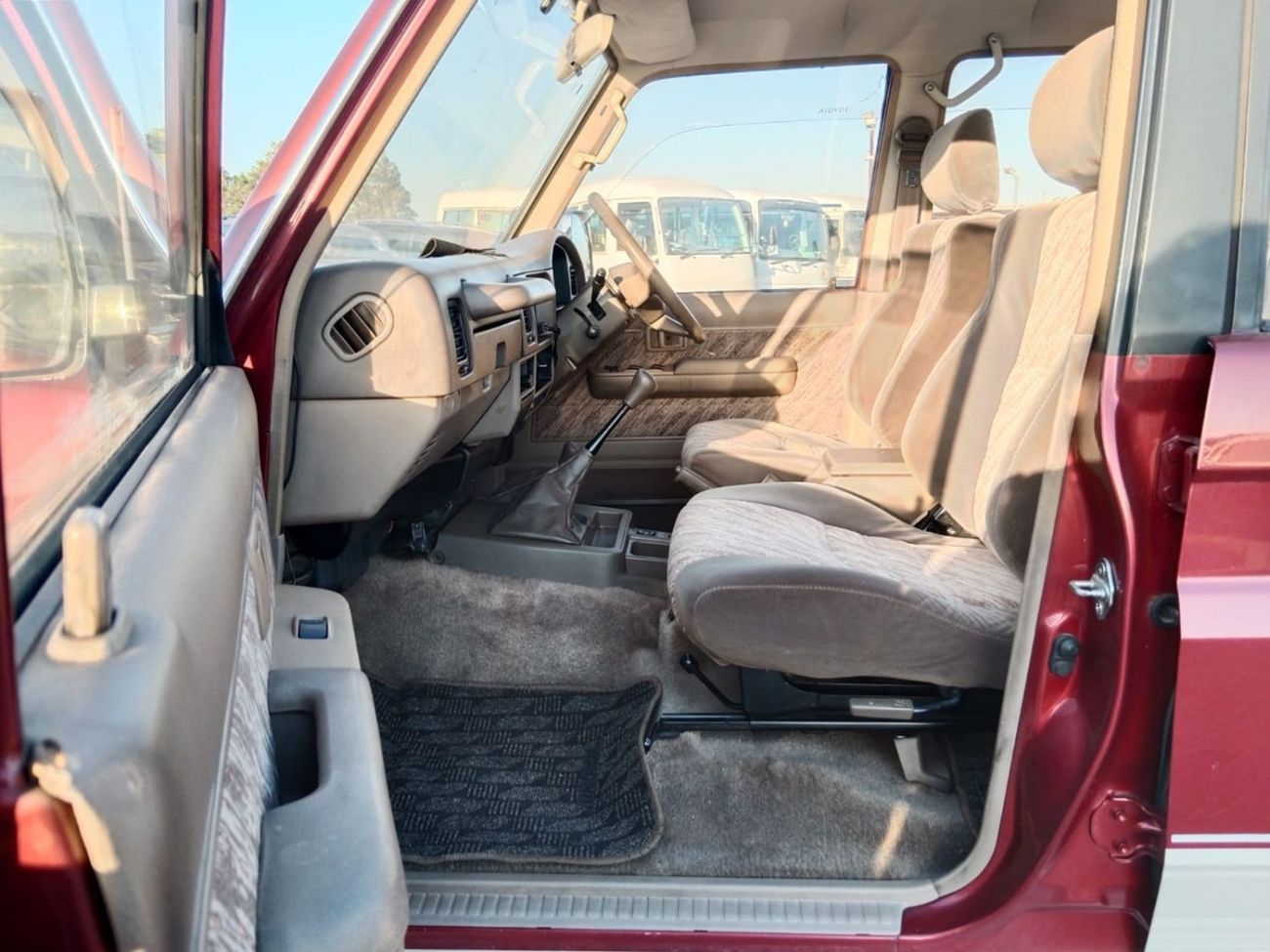 تويوتا لاند كروزر TOYOTA LAND CRUISER RIGHT HAND DRIVE(PM39201)