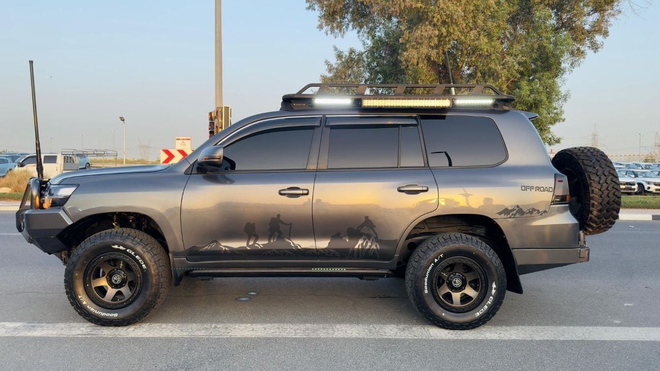 تويوتا لاند كروزر HEAVY OFF-ROAD MODIFIED | 4.5L DIESEL | RHD | AUTOMATIC | BULL BAR + RHINO RACK + SNORKEL