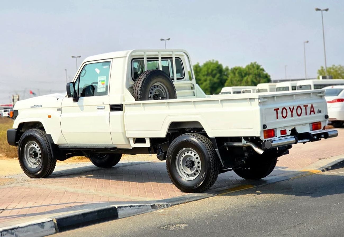 تويوتا لاند كروزر بيك آب TOYOTA LC79 SINGLE CABIN DIESEL 2.8 MT MODEL 2025 - WHITE INSIDE BEIGE - OMANI