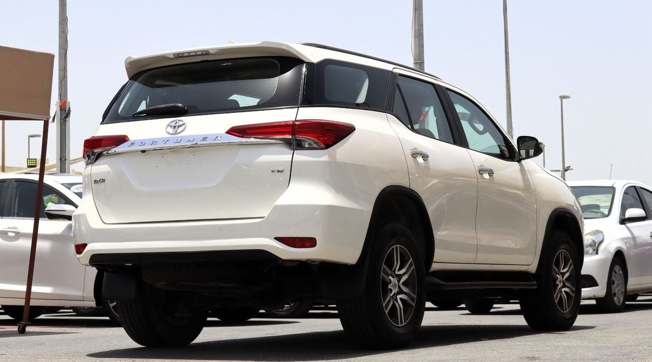 Toyota Fortuner GXR ACCIDENTS FREE - GCC- V6 - GXR - ORIGINAL PAINT - PERFECT CONDITION INSIDE OUT