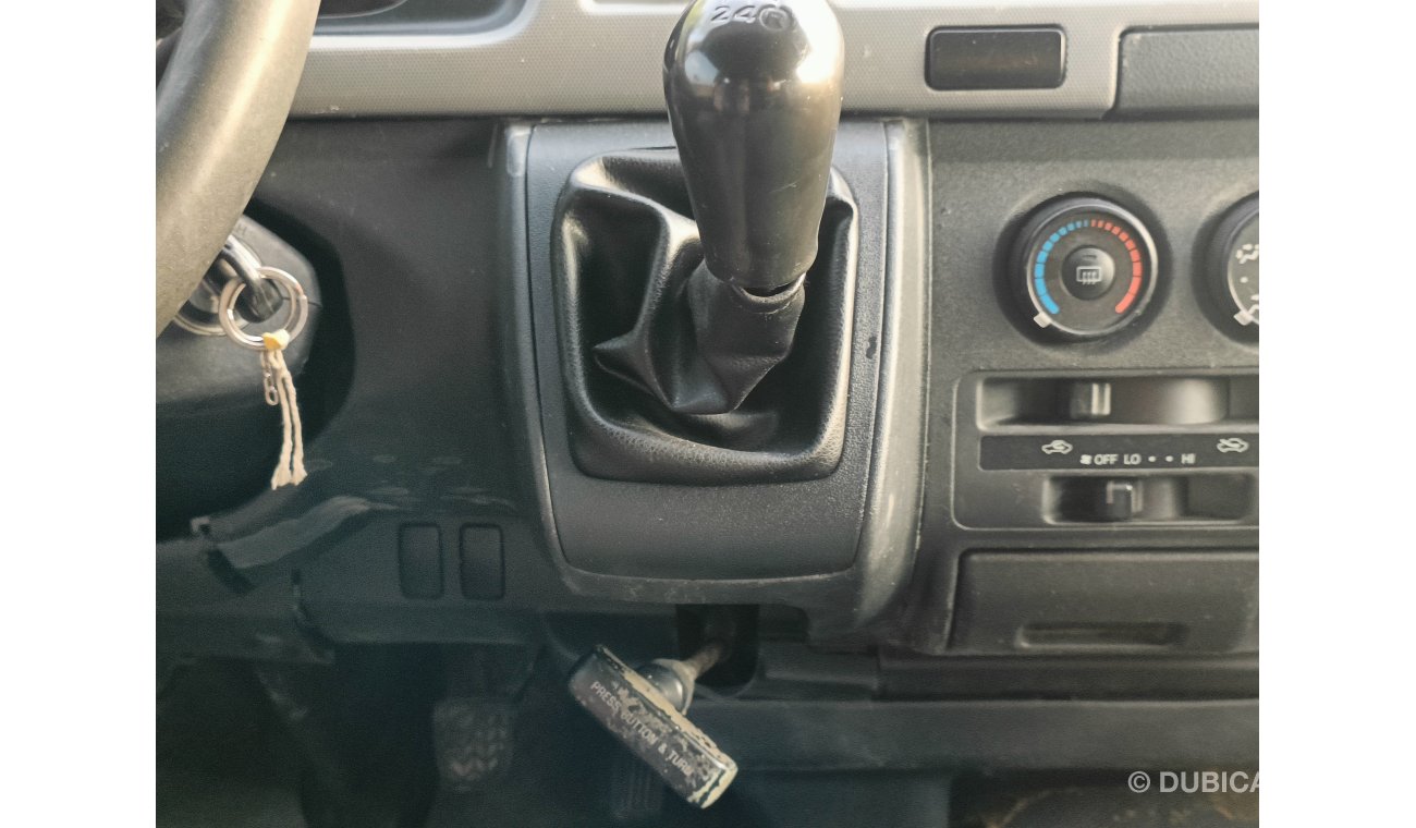 تويوتا هاياس 2.7L Petrol / Manual Gear Box / Good Condition (CODE # 48022)