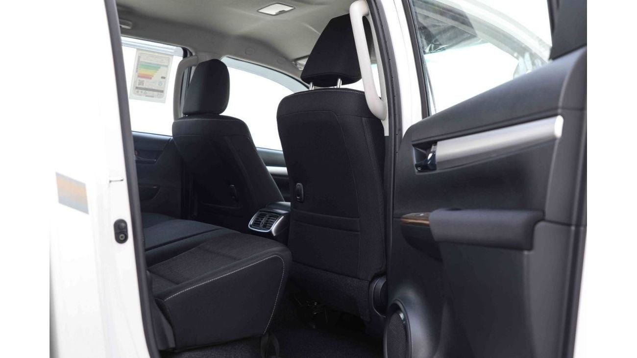 تويوتا هيلوكس 2024 تويوتا هايلكس 4x4 DC 2.7 HI - أبيض بلاتيني لؤلؤي من الداخل أسود | تصدير فقط