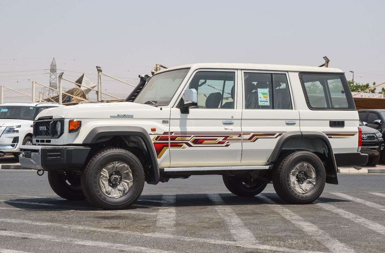 Toyota Land Cruiser 70 TOYOTA LAND CRUISER 76 4.0L 4WD MT 5DOOR SUV 2025