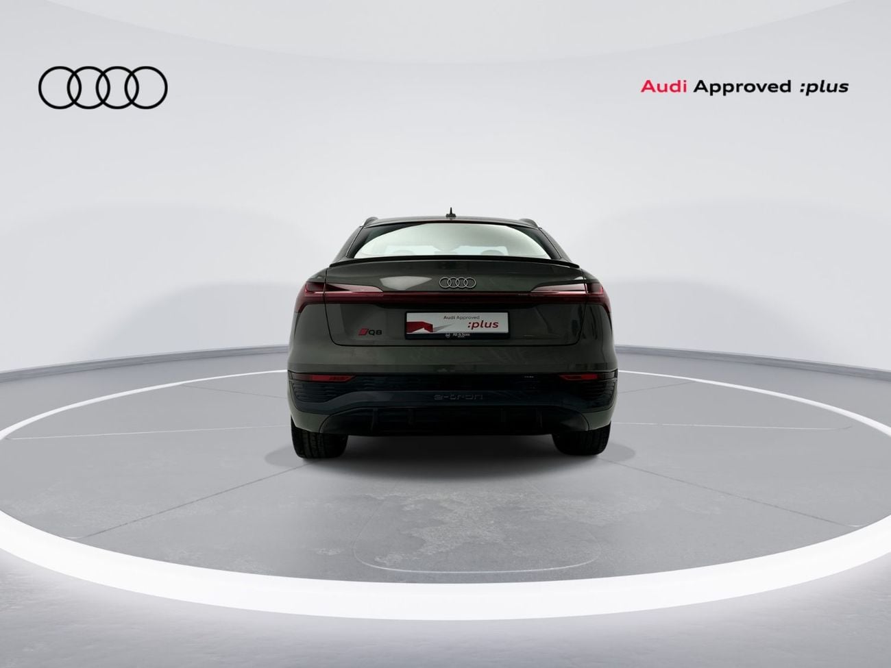 أودي Q8 إي ترون 55 quattro S Line Sportback 408hp Progress (Ref# 017547)