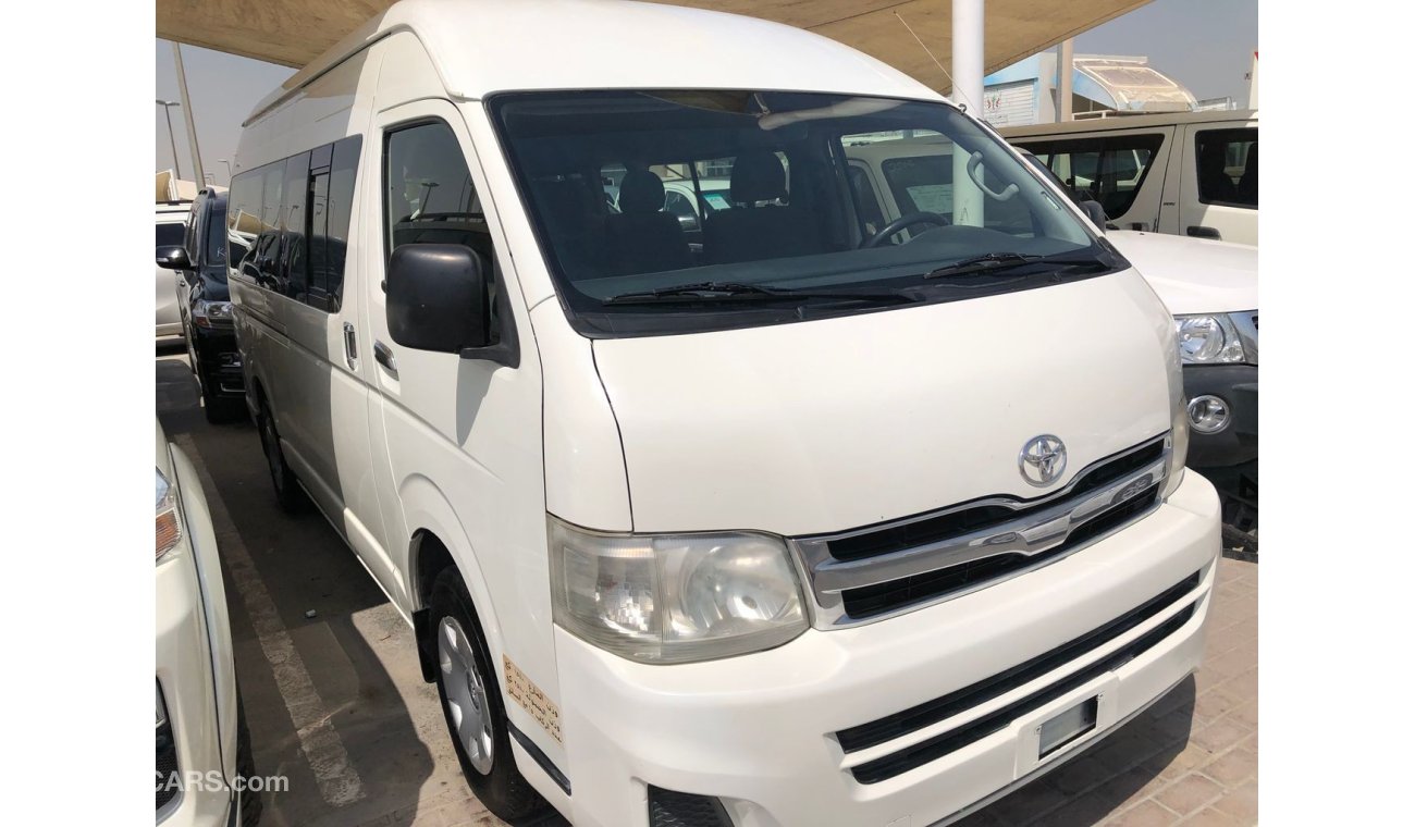 تويوتا هاياس Toyota Hiace Highroof Bus 15 str,model:2013. Excellent condition