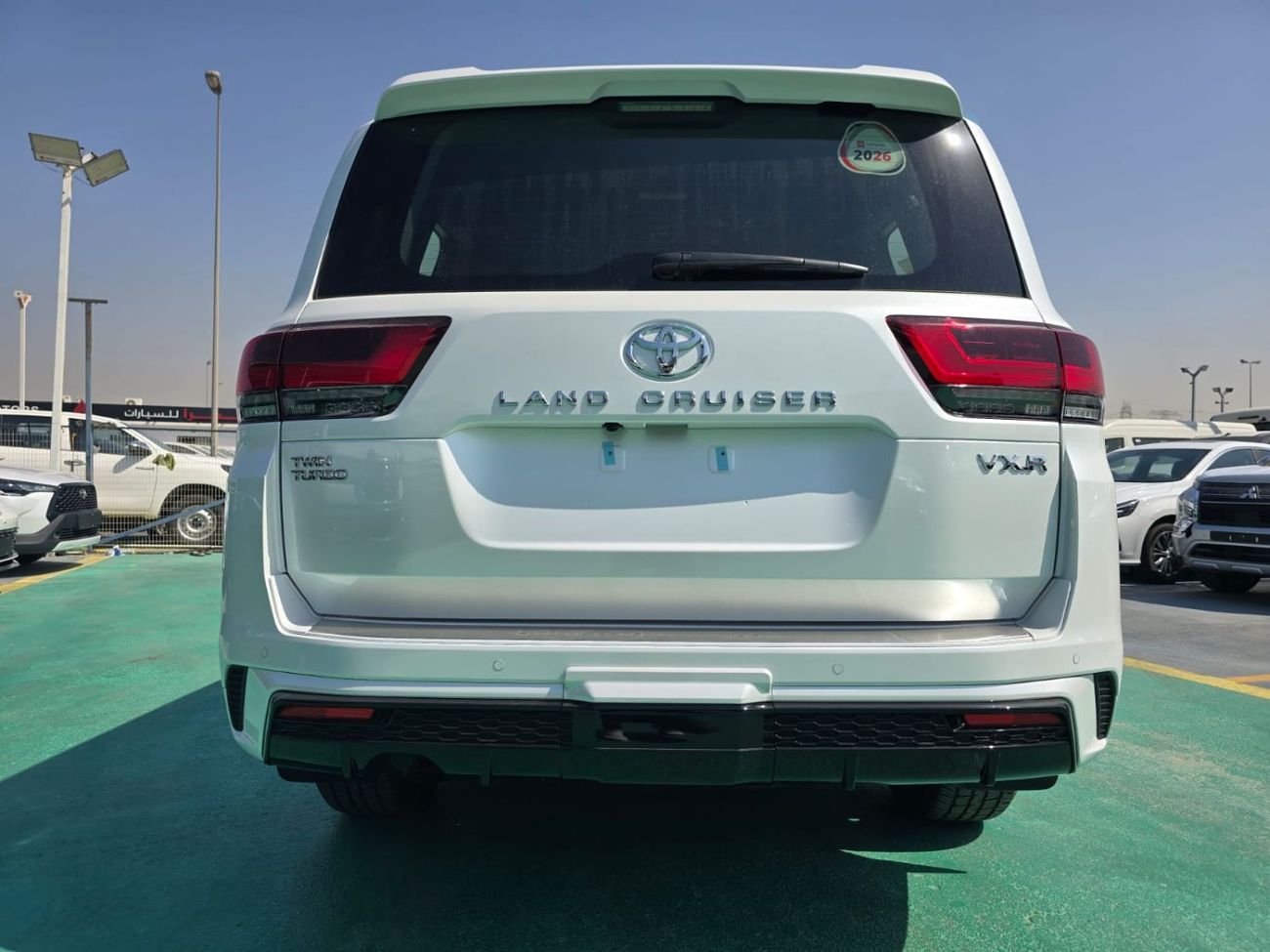 تويوتا لاند كروزر تويوتا لاندكروزر LC300 موديل 2026 فئة VXR محرك 3.5 لتر – اللون الأبيض