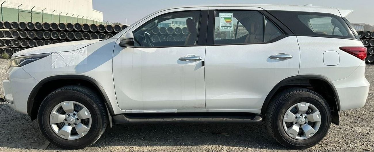 تويوتا فورتونر 2025 Toyota Fortuner 4x4 2.4L Diesel AT