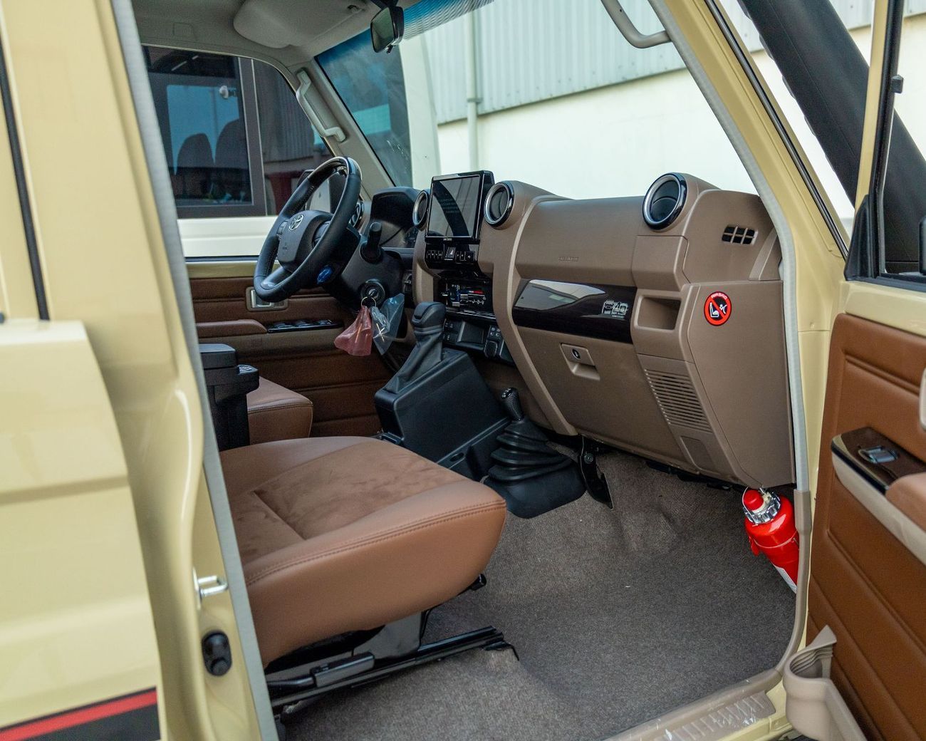 تويوتا لاند كروزر 70 2025 Toyota LC76 Hardtop 4.0L - Beige Inside Sadlle Tan | Export Only