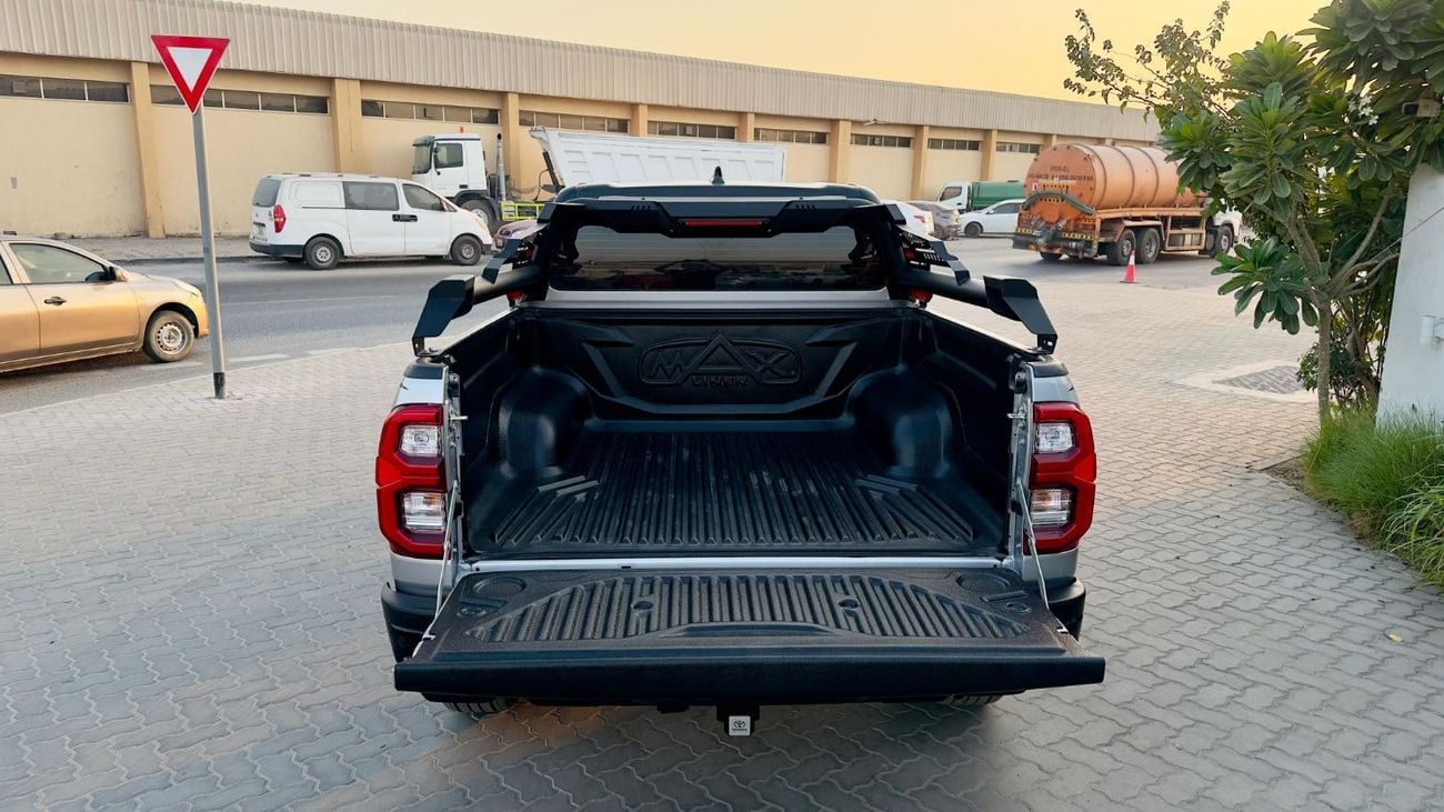 تويوتا هيلوكس -