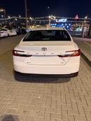 Toyota Camry XLE 2.5L Hybrid