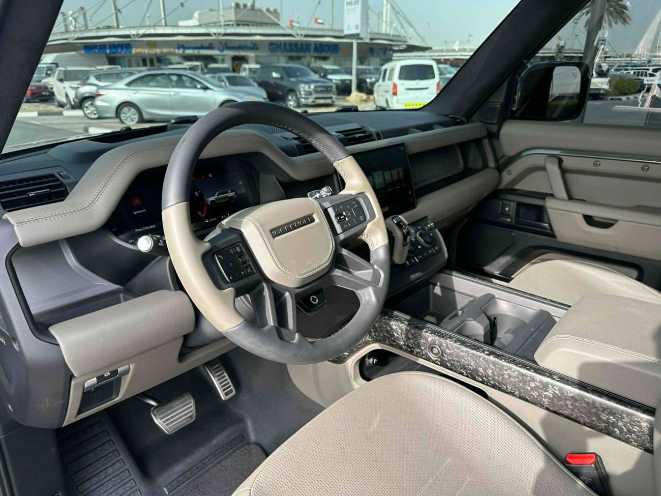 Land Rover Defender Defender Octa 2025 GCC Specs