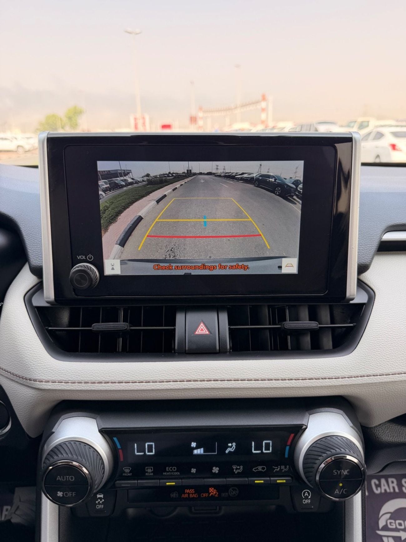 تويوتا راف ٤ XLE 2.5 L push start 2025 full option