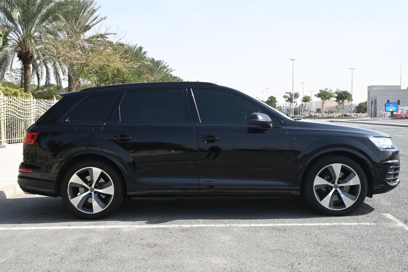 أودي Q7 45 TFSI quattro S-Line 3.0L