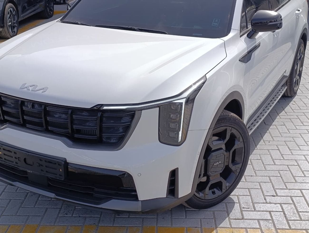 كيا سورينتو Base 2.4L AWD