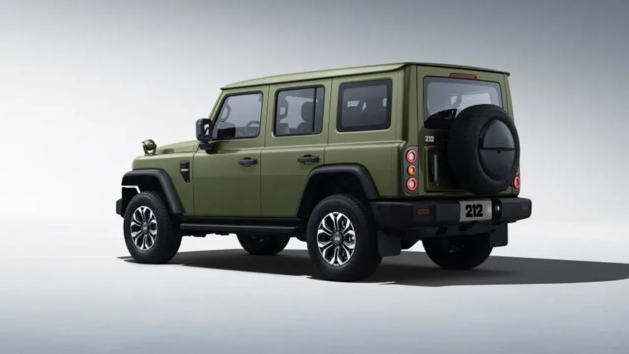 212 Motors T01 exterior - Rear Left Angled