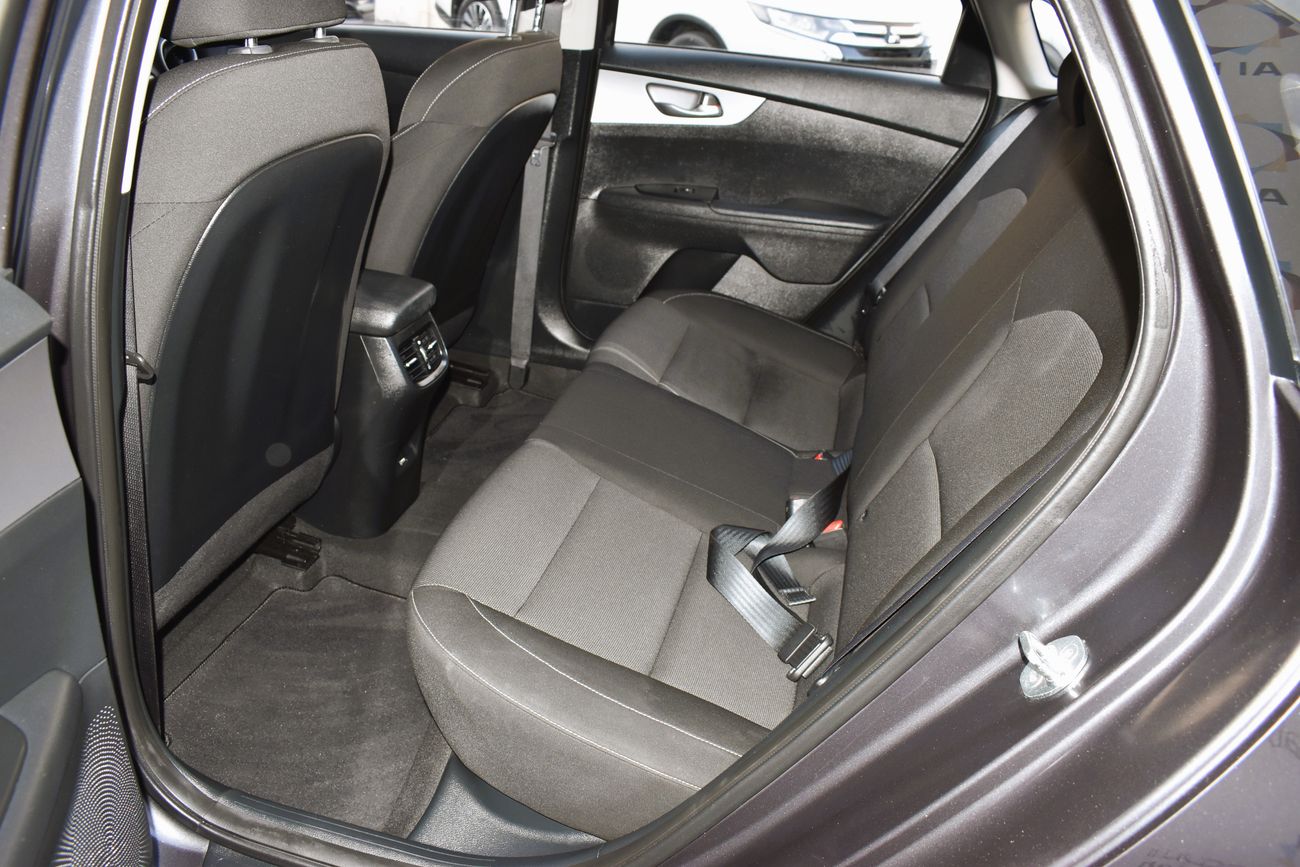 Kia Cerato AED 929 PM | 1.6L LX GCC DEALER WARRANTY