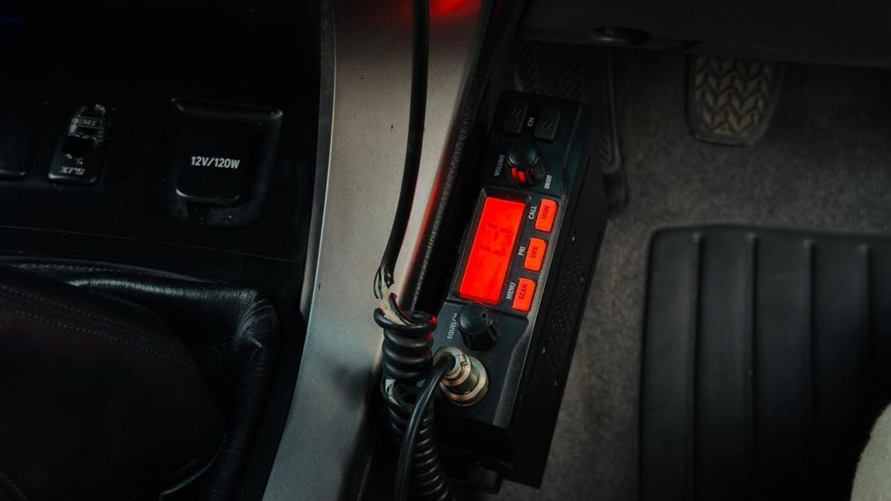 تويوتا برادو OFF ROAD MODIFIED | 3.0L | MANUAL TRANSMISSION | AIR SNORKEL | LEATHER SEATS |