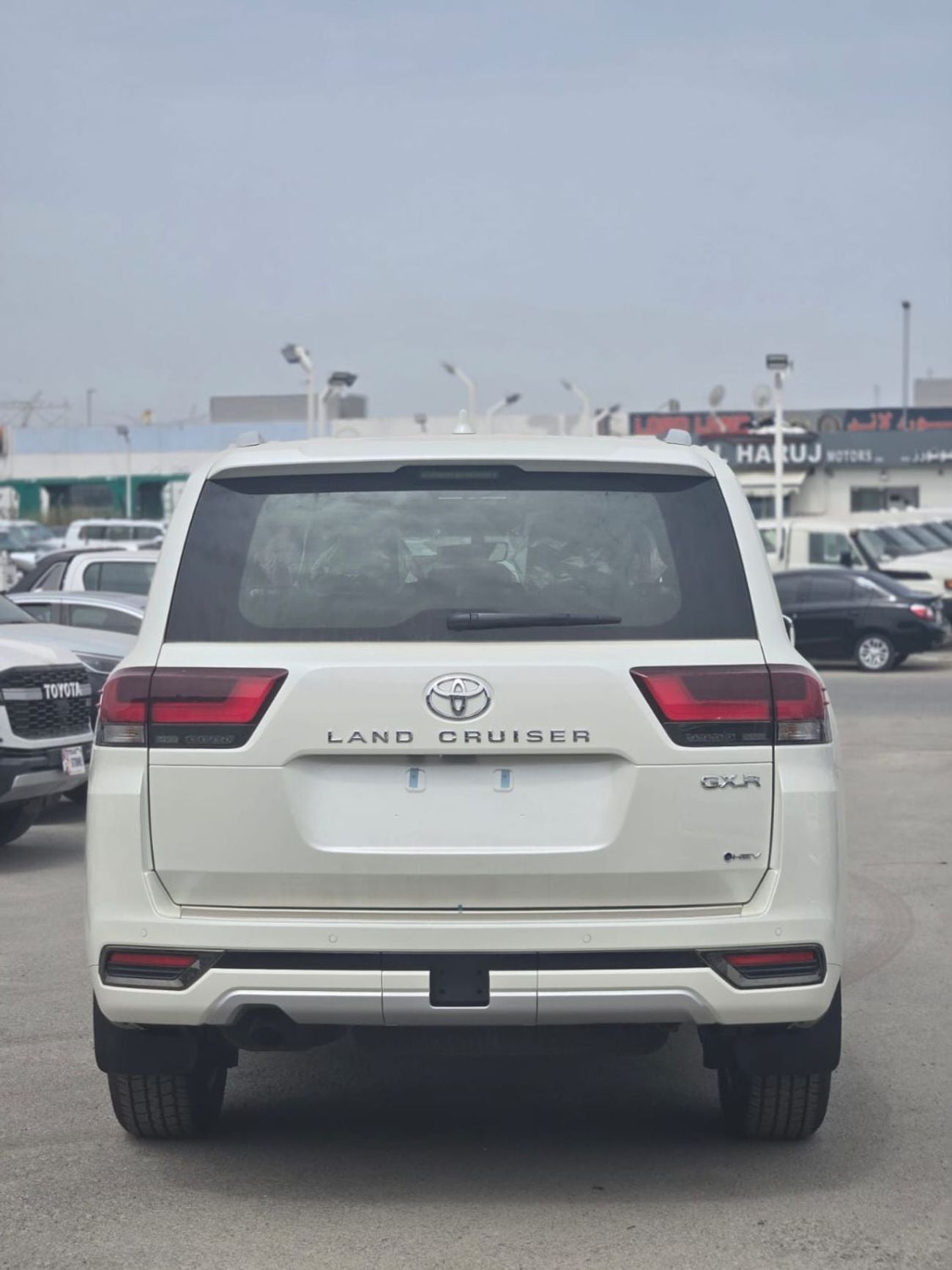 Toyota Land Cruiser LC 300 GXR 3.5L HYBRID A/T 7 SEATER